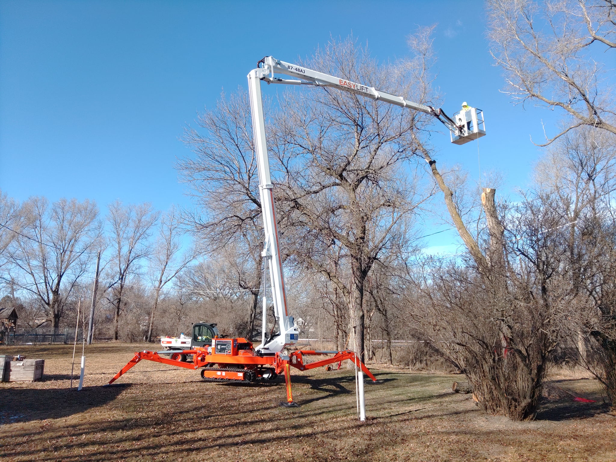 Tracked aerial platforms: complete guide to choosing