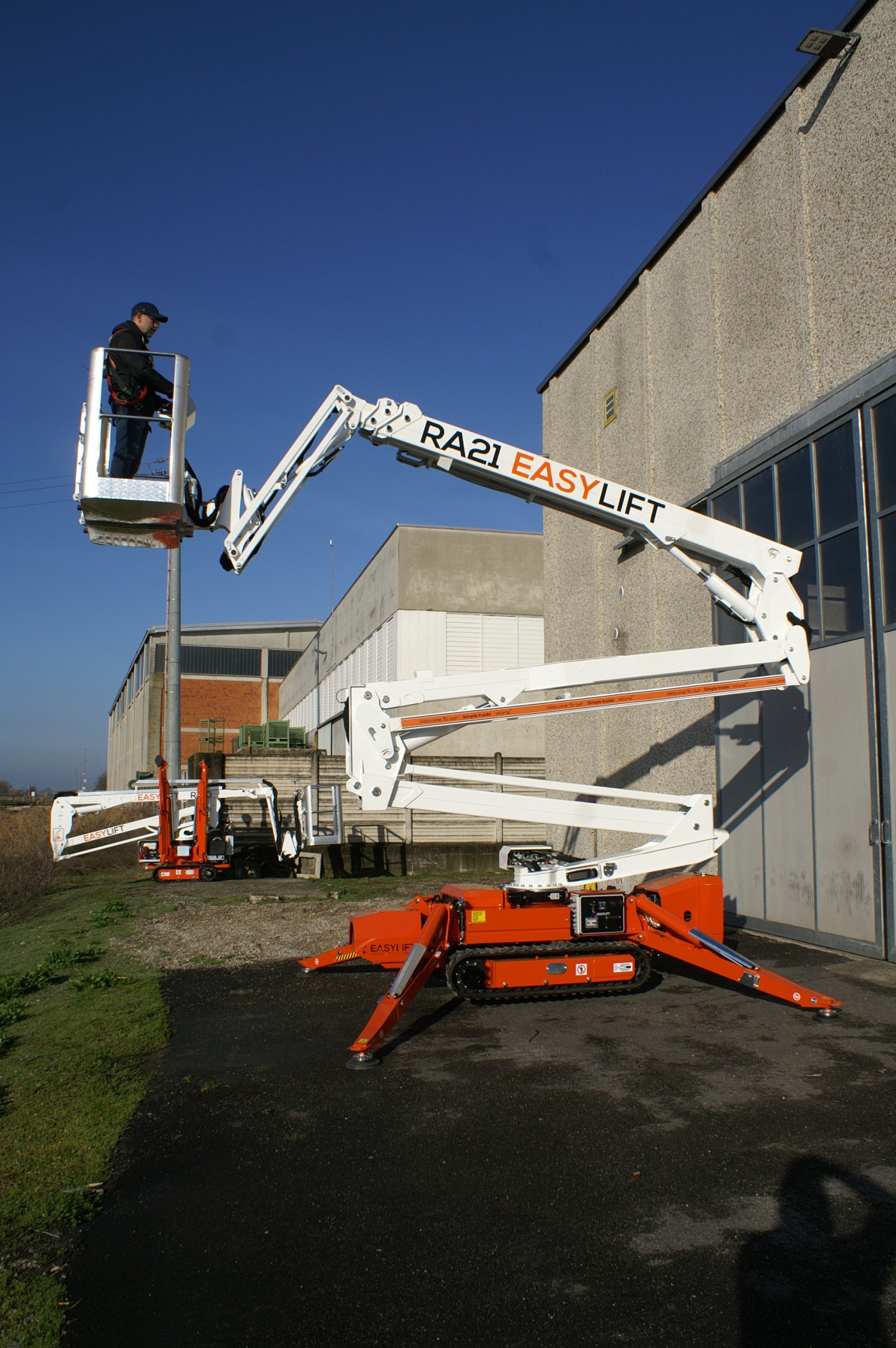 RA21 con operatore